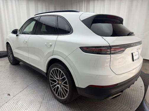 2023 Porsche Cayenne 