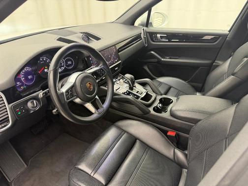 2023 Porsche Cayenne 
