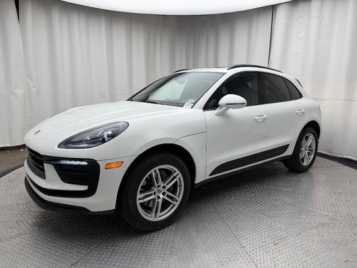 2022 Porsche Macan Base