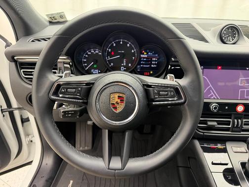2022 Porsche Macan Base