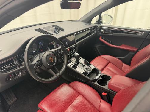 2023 Porsche Macan S