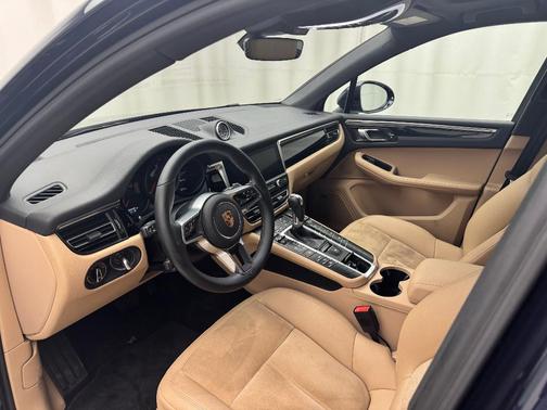 2021 Porsche Macan Base