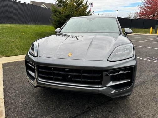 2024 Porsche Cayenne Base