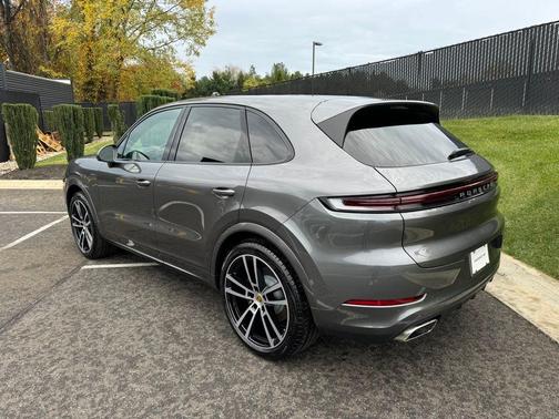 2024 Porsche Cayenne Base