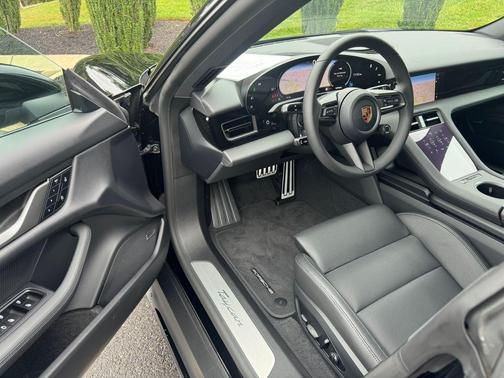 2025 Porsche Taycan Base