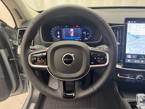 2025 Volvo XC90 B6 Plus 7-Seater