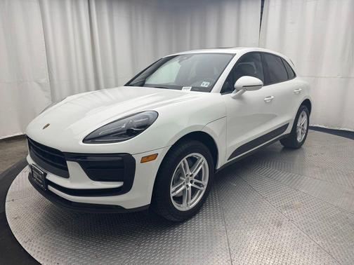 2022 Porsche Macan Base