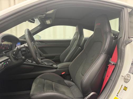 2026 Porsche 911 Carrera GTS