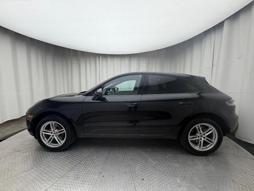 2023 Porsche Macan T