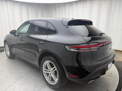 2023 Porsche Macan T