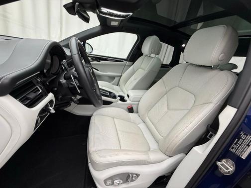 2023 Porsche Macan T