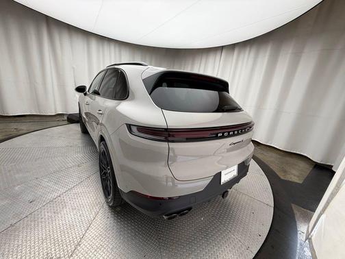 2025 Porsche Cayenne S