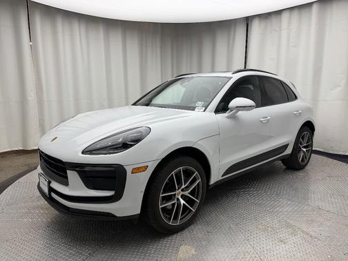 2022 Porsche Macan Base