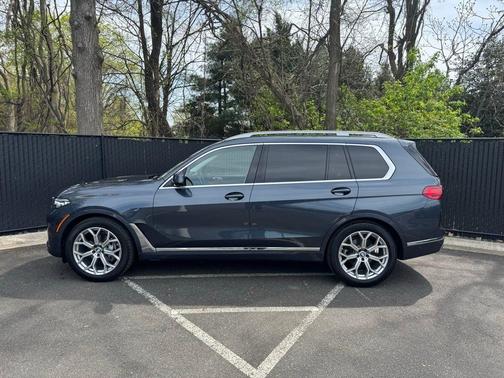 2022 BMW X7 xDrive40i