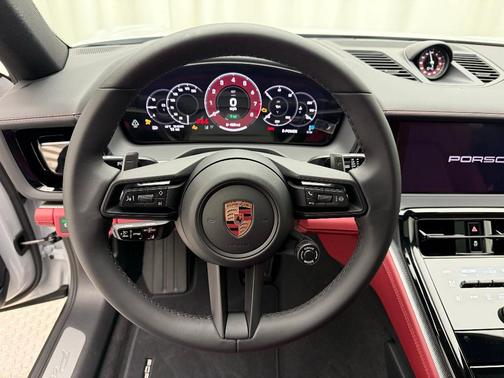 2026 Porsche Panamera 4