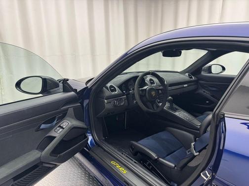 2023 Porsche 718 Cayman GT4 RS