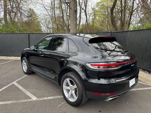 2021 Porsche Macan Base