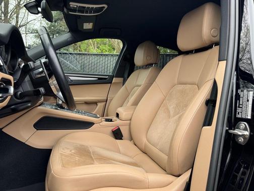 2021 Porsche Macan Base