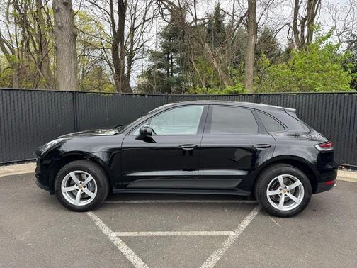 2021 Porsche Macan Base