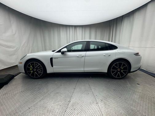 2021 Porsche Panamera E-Hybrid 4