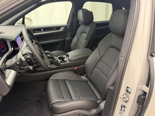 2026 Porsche Cayenne AWD