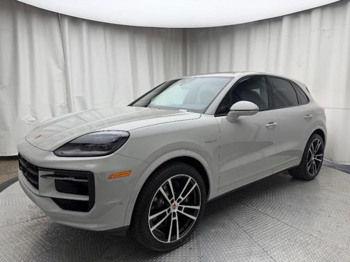 2026 Porsche Cayenne AWD