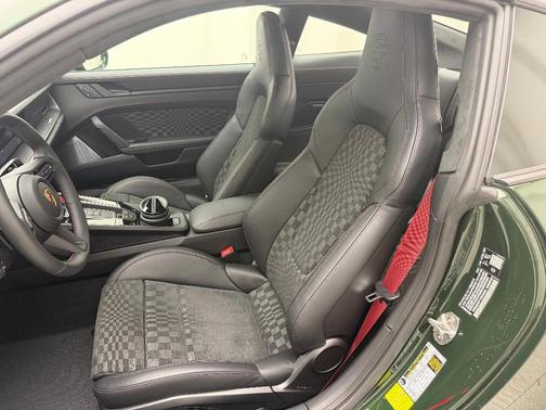 2026 Porsche 911 Carrera GTS