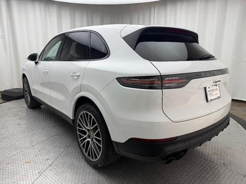 2023 Porsche Cayenne Base (Tiptronic)