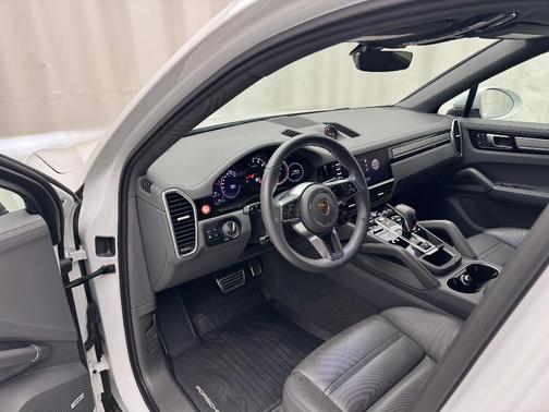 2023 Porsche Cayenne S Coupe AWD