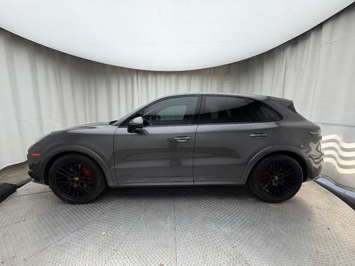 2021 Porsche Cayenne GTS