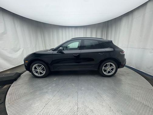 2025 Porsche Macan T