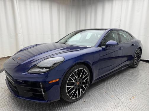 2026 Porsche Panamera 4