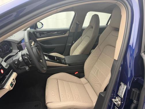 2026 Porsche Panamera 4