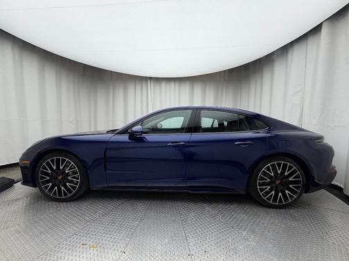 2026 Porsche Panamera 4