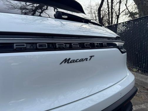 2025 Porsche Macan
