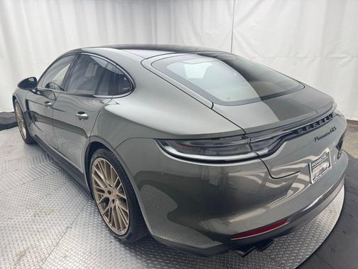 2023 Porsche Panamera GTS