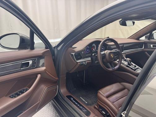 2023 Porsche Panamera GTS