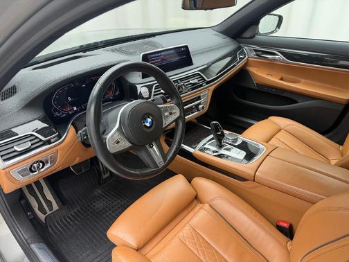 2020 BMW 740 i xDrive