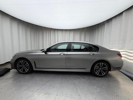 2020 BMW 740 i xDrive