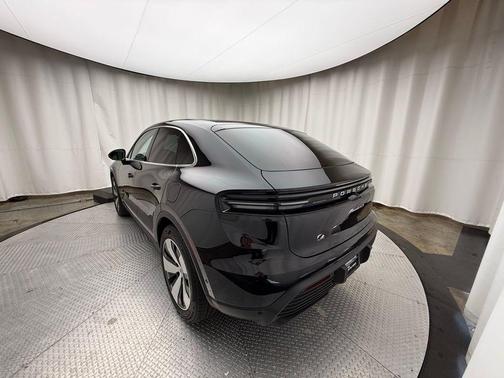 2025 Porsche Macan 4S