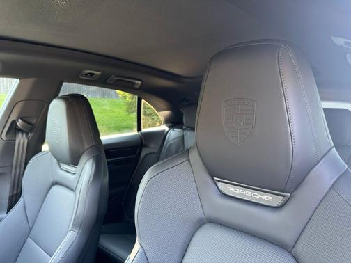 2024 Porsche Macan Electric 4