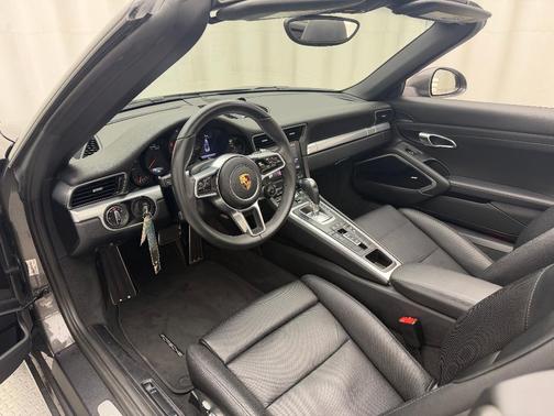 2017 Porsche 911 Carrera