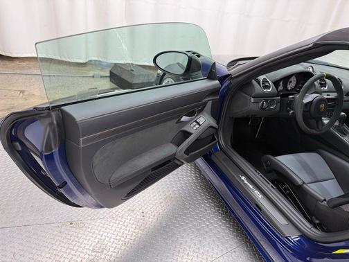 2025 Porsche 718 Spyder RS
