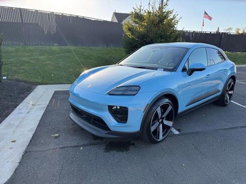 2024 Porsche Macan Electric 4