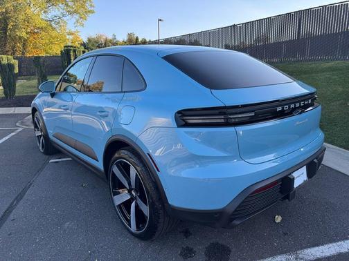 2024 Porsche Macan Electric 4