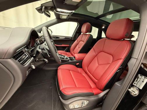 2025 Porsche Macan S