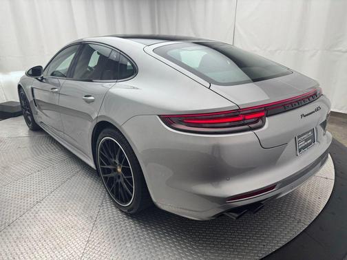 2020 Porsche Panamera GTS