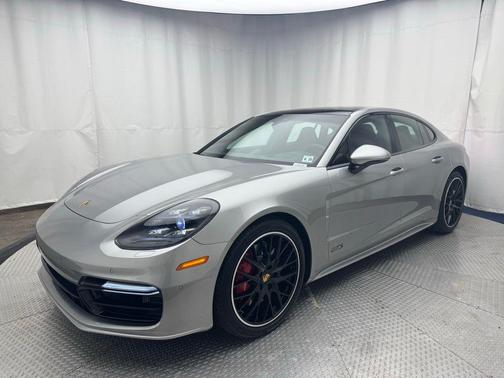 2020 Porsche Panamera GTS