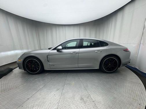 2020 Porsche Panamera GTS