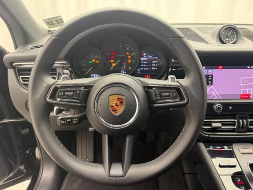 2023 Porsche Macan 